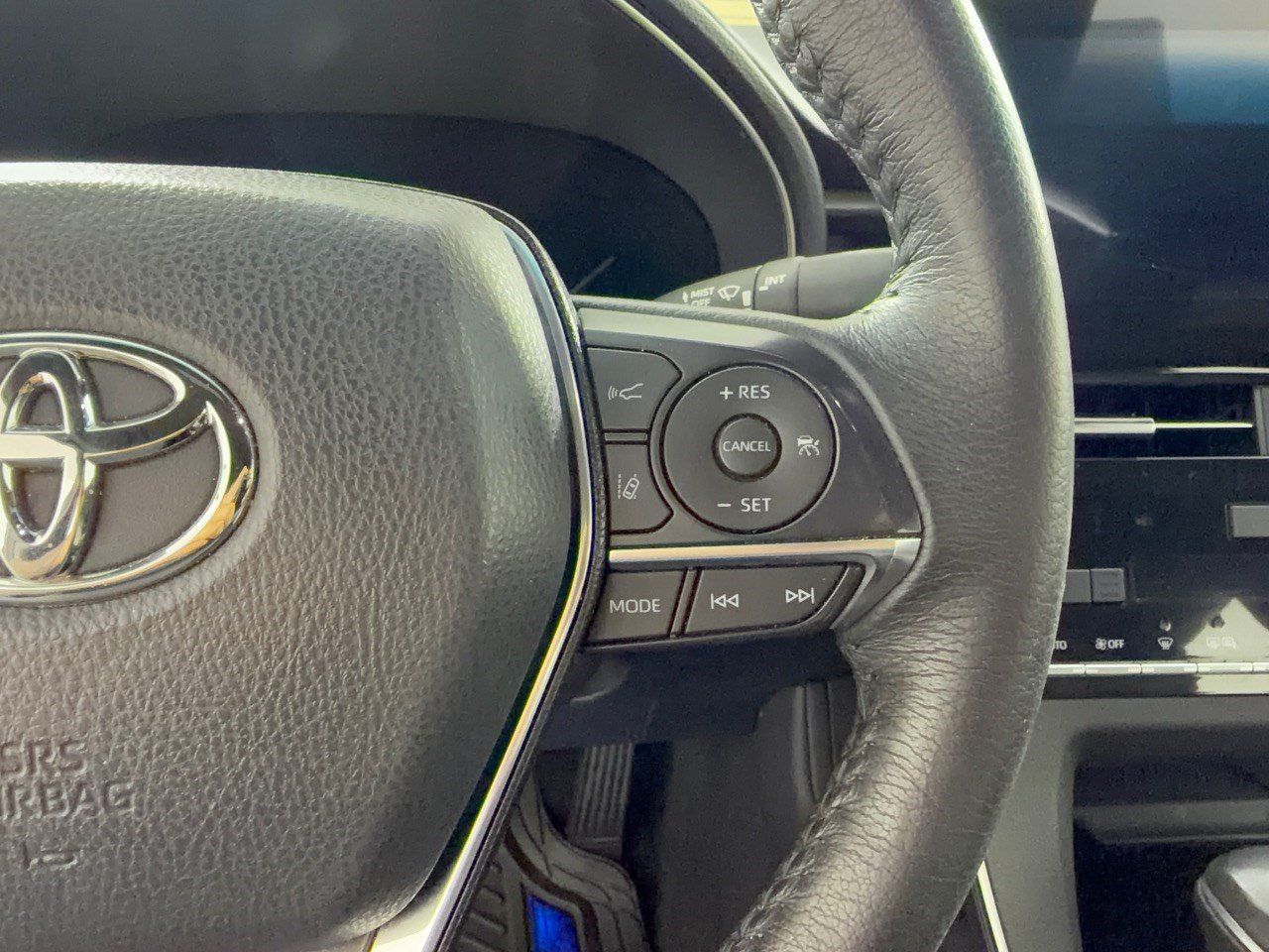 Used 2022 Toyota Avalon XLE FWD image 19