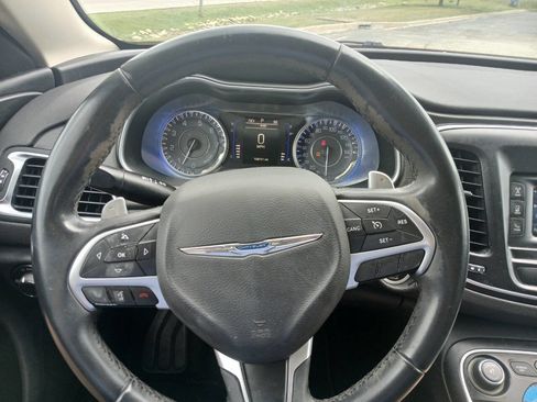 Used 2016 Chrysler 200 Limited w/ Convenience Group image 19
