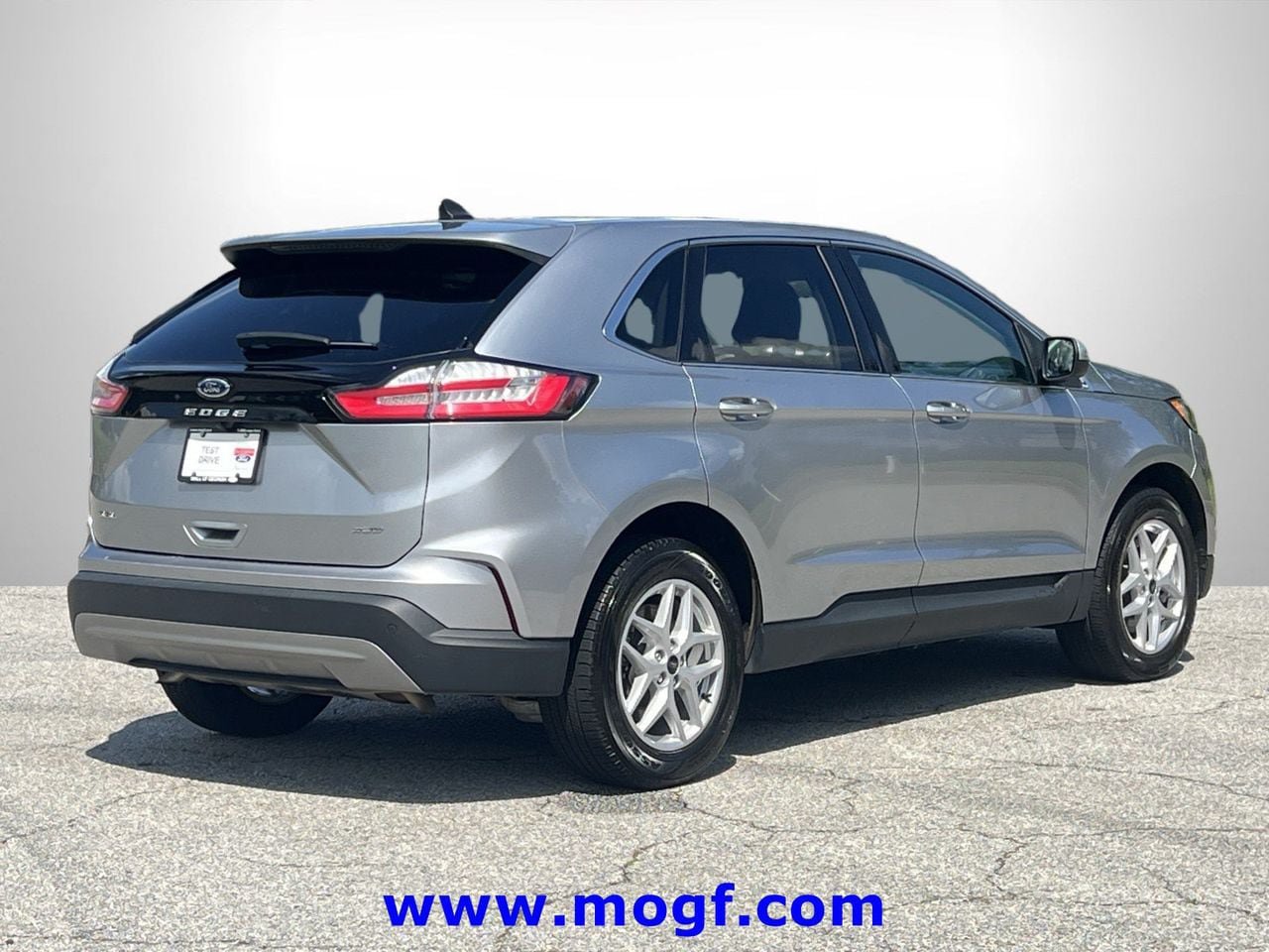 Used 2024 Ford Edge SEL AWD/4WD image 3