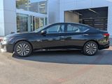 Used 2023 Nissan Altima 2.5 SV image 2