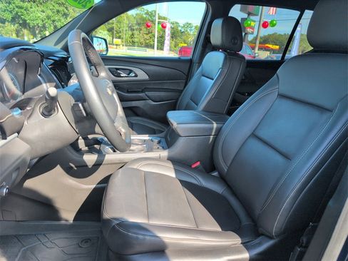 Certified 2023 Chevrolet Traverse LT w/ LPO, Floor Liner Package image 9