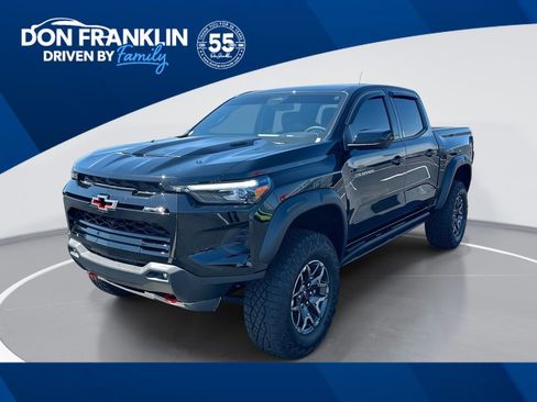Used 2025 Chevrolet Colorado ZR2 w/ Technology Package AWD/4WD image 1