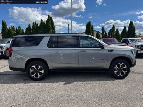 New 2026 GMC Yukon XL AT4 Ultimate AWD/4WD image 7