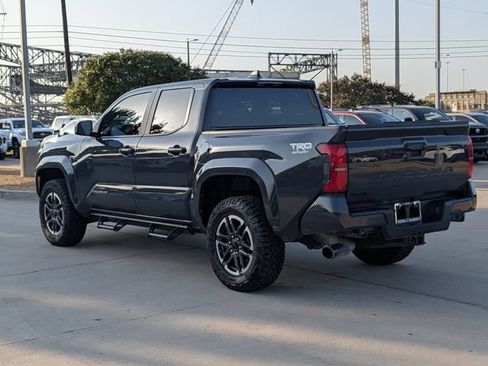 Used 2025 Toyota Tacoma TRD Sport AWD/4WD image 9