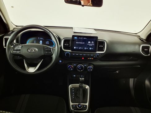 Certified 2026 Hyundai Venue SEL FWD image 14