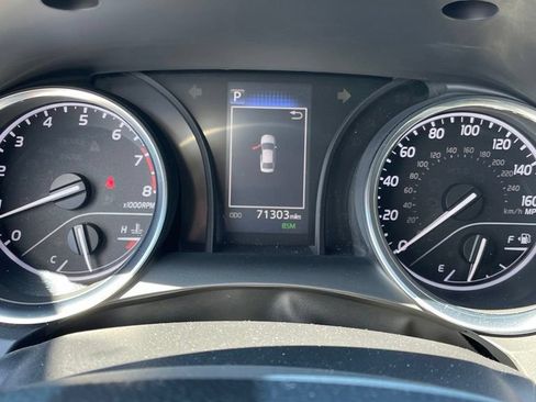 Used 2018 Toyota Camry SE w/ Convenience Package FWD image 8