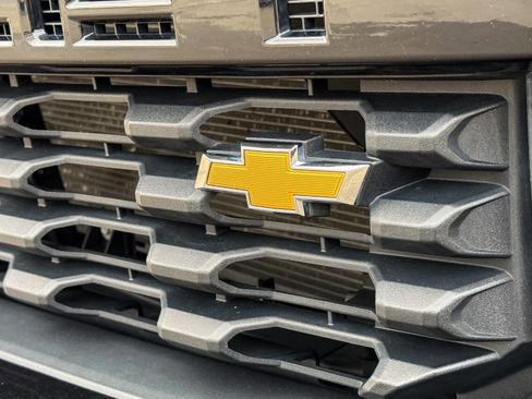 Used 2019 Chevrolet Silverado 1500 Custom w/ Custom Value Package image 9