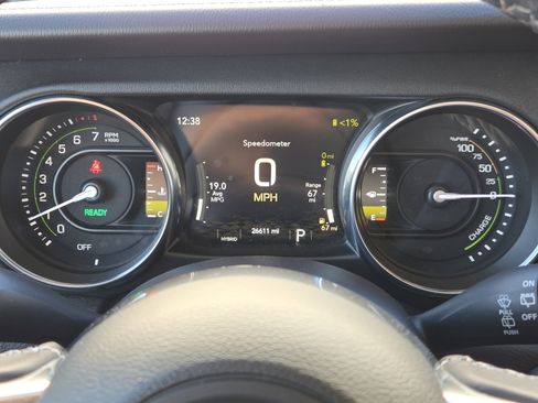 Used 2022 Jeep Wrangler Unlimited Sahara w/ Cold Weather Group image 19