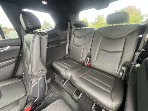 Used 2021 Cadillac XT6 Premium Luxury image 32