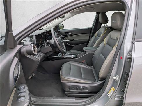 Used 2025 Chevrolet Trax ACTIV w/ Driver Confidence Package FWD image 16