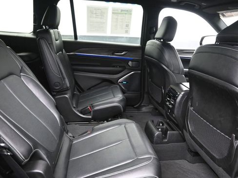 Used 2023 Jeep Grand Cherokee L Overland image 8