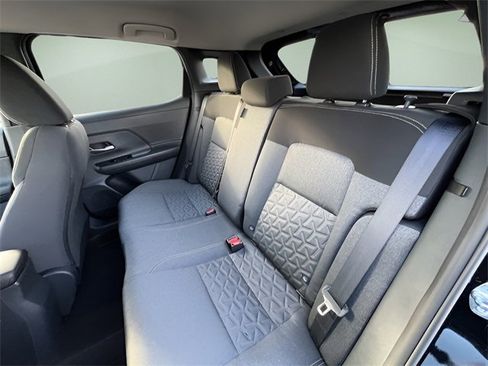 Used 2025 Nissan Kicks SV image 25