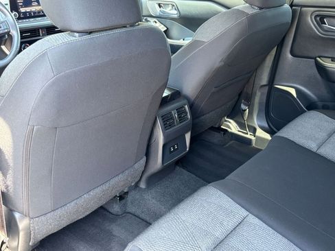 Used 2025 Nissan Rogue SV FWD image 24