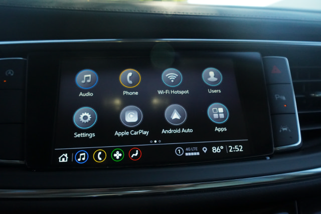 Used 2024 Buick Enclave Essence FWD image 12