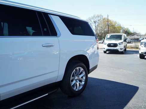 Used 2023 Chevrolet Suburban Premier image 15