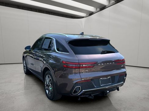 Used 2022 Genesis GV70 2.5T w/ Advanced Package AWD/4WD image 3
