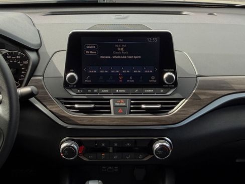 Used 2025 Nissan Altima 2.5 SV image 20