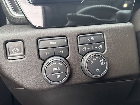 Used 2023 Chevrolet Silverado 1500 LT image 24