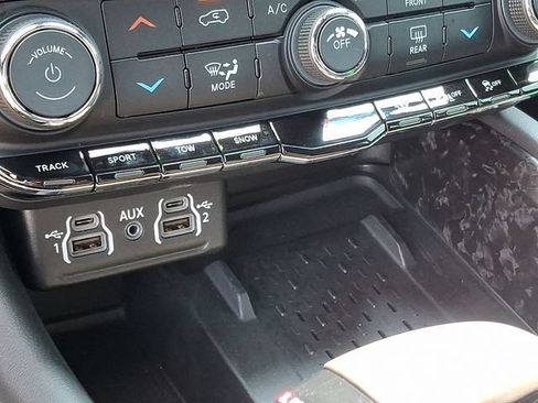 Used 2025 Dodge Durango R/T AWD/4WD image 22
