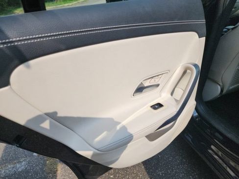 Used 2022 Mercedes-Benz CLA 250 image 29