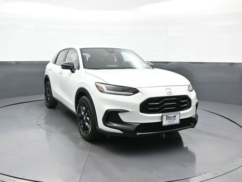 Used 2024 Honda HR-V Sport image 3