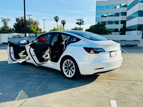 Used 2021 Tesla Model 3 Standard Range Plus RWD image 40