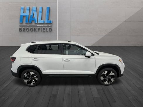 Used 2025 Volkswagen Taos SE image 6