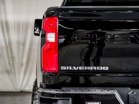 Used 2020 Chevrolet Silverado 2500 LTZ AWD/4WD image 43