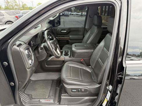 Used 2022 GMC Sierra 2500 Denali w/ Denali Black Diamond Edition AWD/4WD image 12