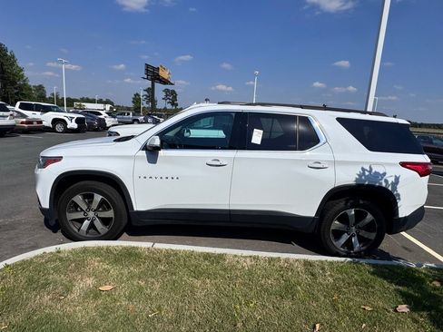 Used 2021 Chevrolet Traverse LT FWD image 7