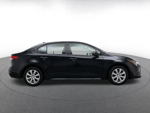 Used 2025 Toyota Corolla LE FWD image 10