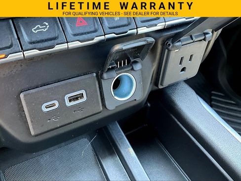 Used 2022 Chevrolet Silverado 1500 LTZ w/ LTZ Premium Package AWD/4WD image 29