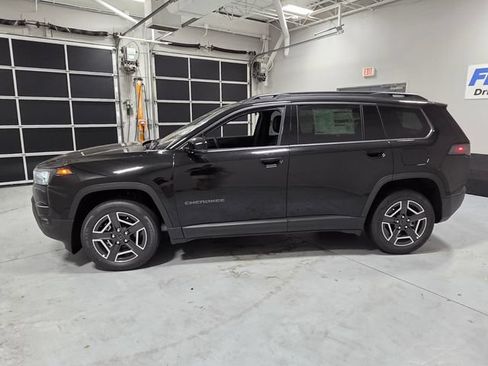 New 2026 Jeep Cherokee Limited AWD/4WD image 4