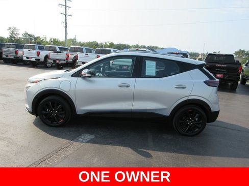 Certified 2023 Chevrolet Bolt EUV LT w/ Convenience Package FWD image 10