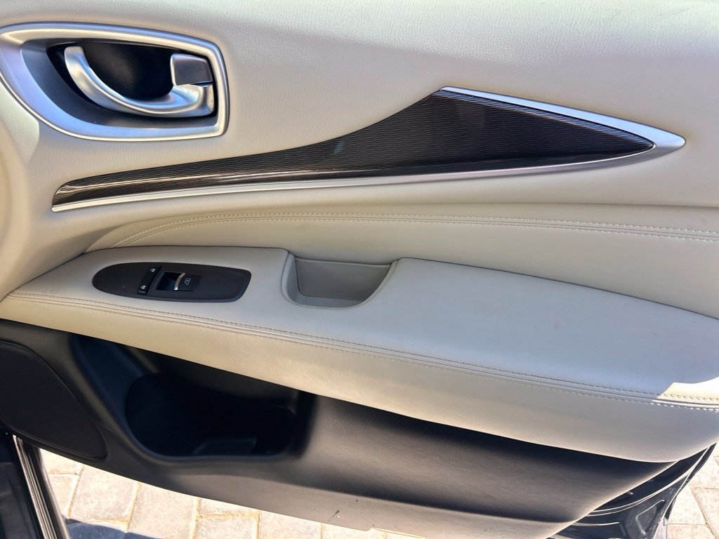 Used 2019 INFINITI QX60 Luxe w/ Essential Package FWD image 25