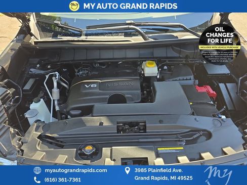 Used 2022 Nissan Pathfinder SL AWD/4WD image 23