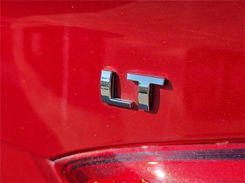 Used 2018 Chevrolet Cruze LT w/ Convenience Package image 5