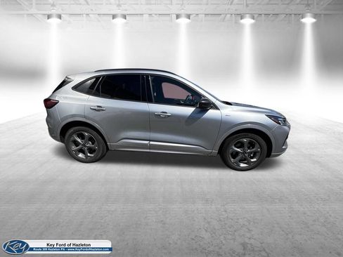 Used 2024 Ford Escape ST-Line w/ Equipment Group 301A FWD image 5