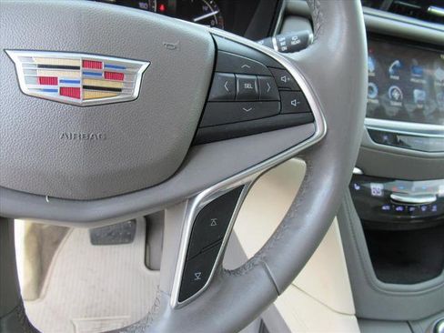 Used 2017 Cadillac XT5 Luxury w/ LPO, Wheel Lock Package image 19