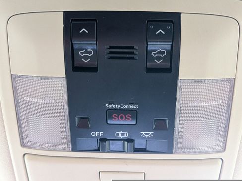 Used 2012 Lexus GX 460 w/ Comfort Plus Pkg image 24