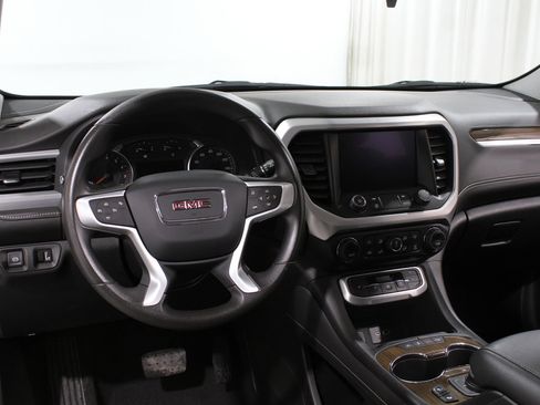 Used 2023 GMC Acadia SLE w/ Driver Convenience Package image 6