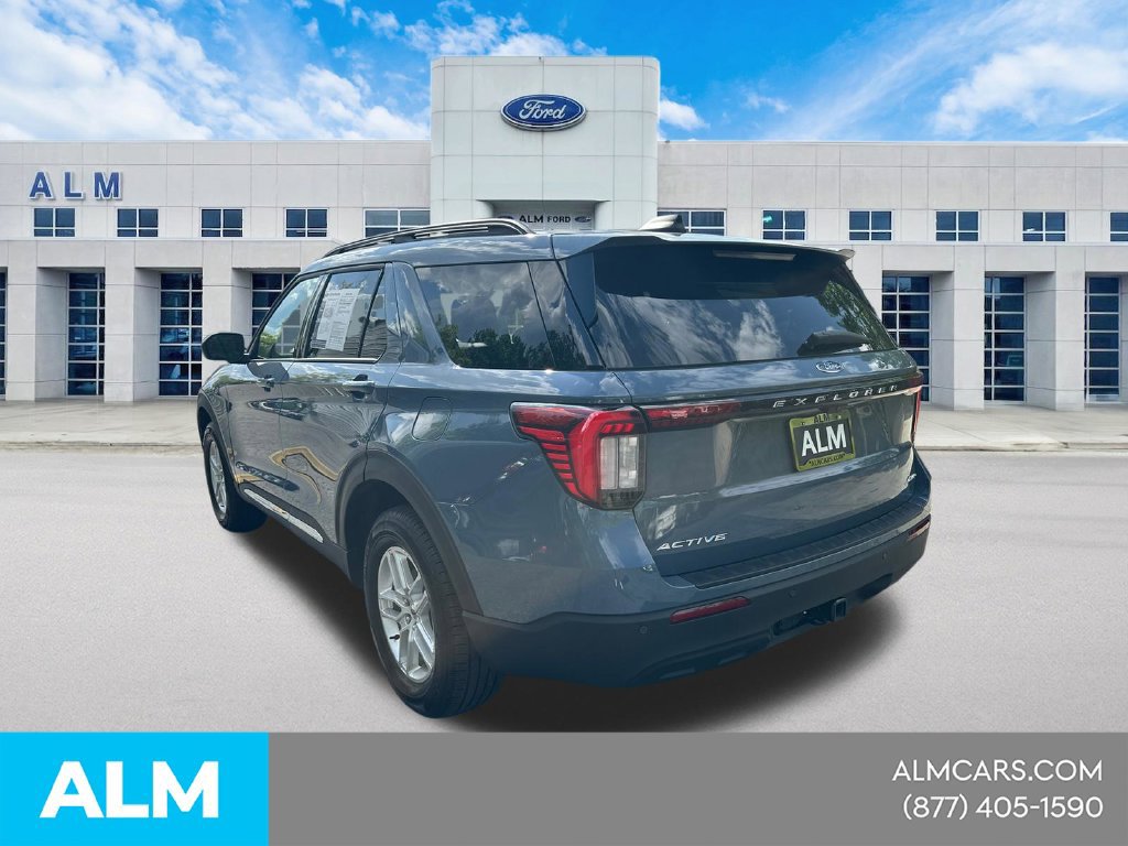 Used 2025 Ford Explorer Active AWD/4WD image 9