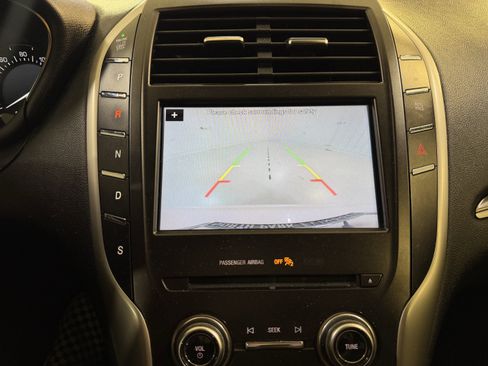 Used 2019 Lincoln MKC Premiere FWD image 18