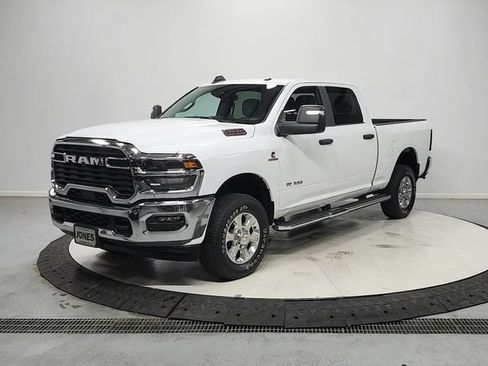 Used 2025 RAM 2500 Big Horn AWD/4WD image 3