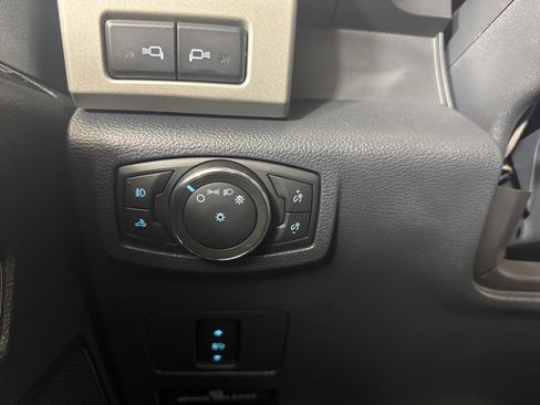 Certified 2022 Ford F350 Lariat w/ Chrome Package image 19