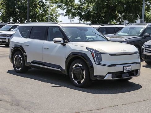 Used 2024 Kia EV9 Land AWD/4WD image 6