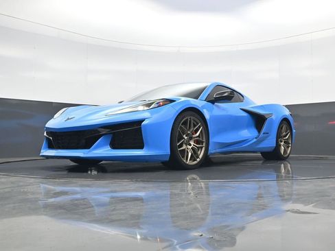 Used 2023 Chevrolet Corvette Z06 w/ Engine Appearance Package image 25