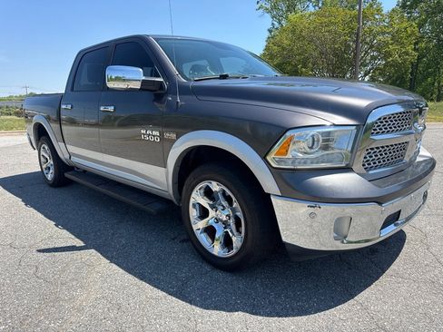 Used 2015 RAM 1500 Laramie w/ Convenience Group AWD/4WD image 7