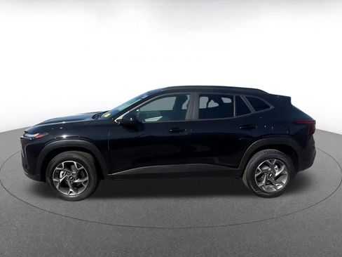 Used 2025 Chevrolet Trax LT FWD image 9
