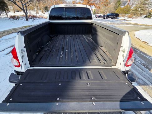 Used 2004 Toyota Tundra Limited w/ Towing Pkg image 26